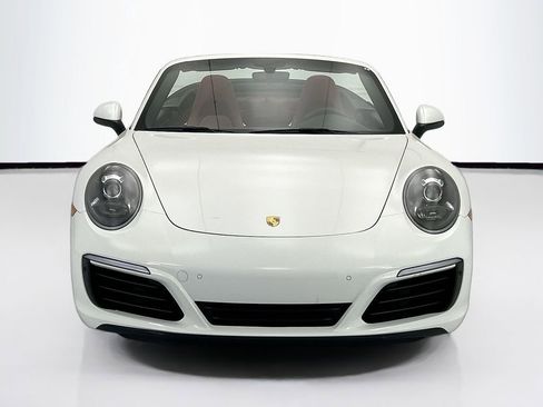 Used 2019 Porsche 911 Cabriolet image 2