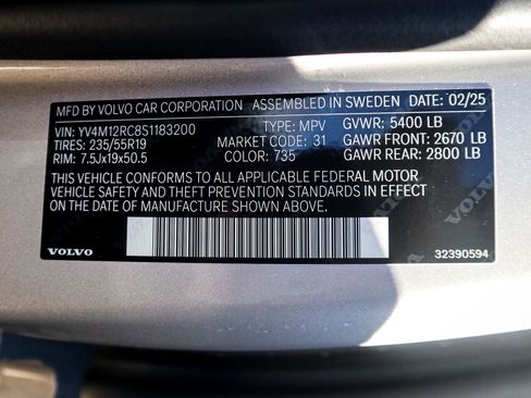 Used 2025 Volvo XC60 B5 Plus image 35