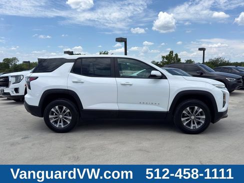 Used 2026 Chevrolet Equinox LT AWD/4WD image 9