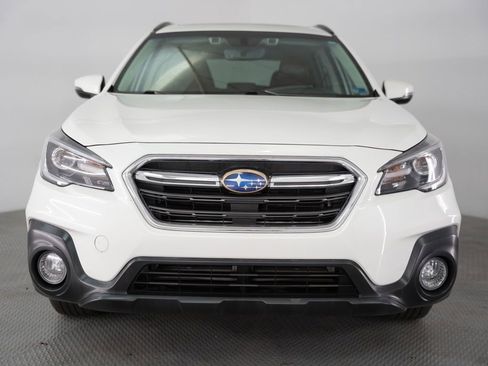 Used 2018 Subaru Outback 2.5i Touring AWD/4WD image 2