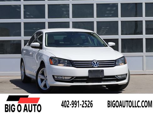 Used 2015 Volkswagen Passat 1.8T Limited Edition FWD image 1