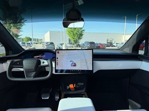 Used 2022 Tesla Model X AWD/4WD image 6