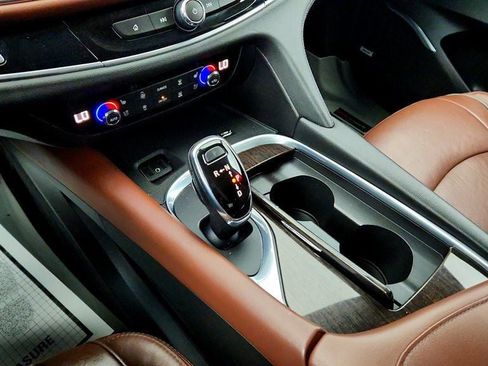 Used 2019 Buick Enclave Avenir FWD image 17