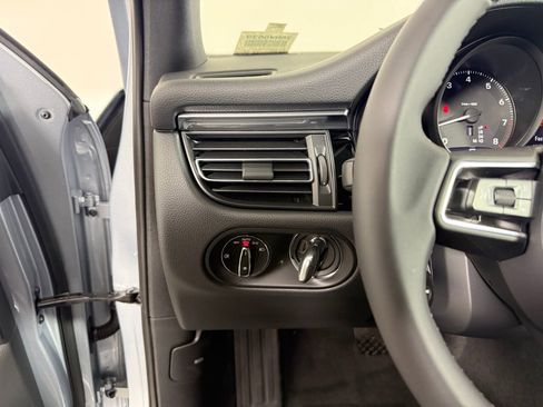 New 2026 Porsche Macan AWD/4WD image 25