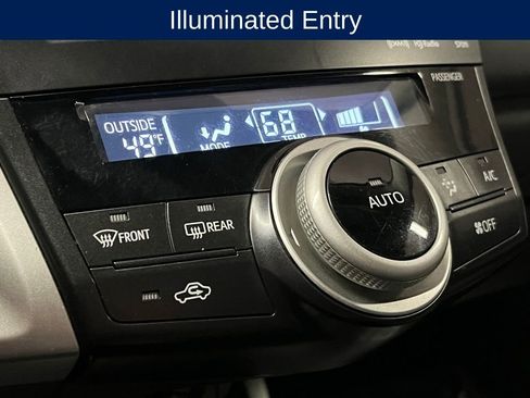 Used 2014 Toyota Prius V Five image 9