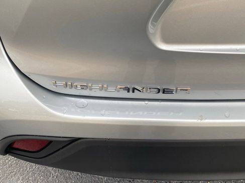 Used 2023 Toyota Highlander LE image 12
