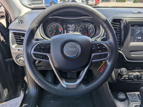Used 2019 Jeep Cherokee Latitude w/ Popular Appearance Group AWD/4WD image 13