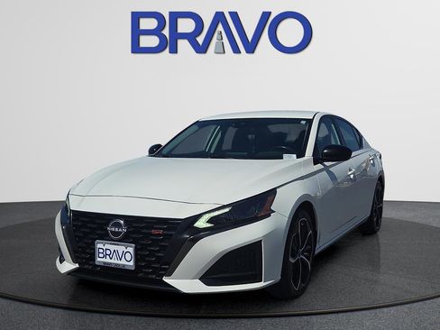 Used 2024 Nissan Altima 2.5 SR FWD image 1