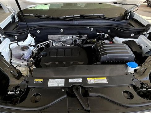 New 2026 Volkswagen Atlas SE w/ Black Wheel Package image 9