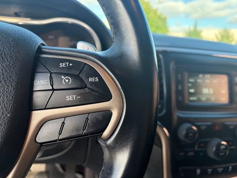 Used 2016 Jeep Grand Cherokee Laredo RWD image 24