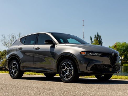 New 2025 Alfa Romeo Tonale image 2