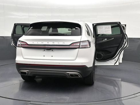 Used 2023 Lincoln Nautilus Reserve FWD image 36