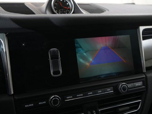 Used 2020 Porsche Macan image 53