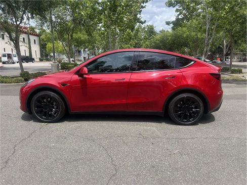Used 2021 Tesla Model Y Long Range AWD/4WD image 8