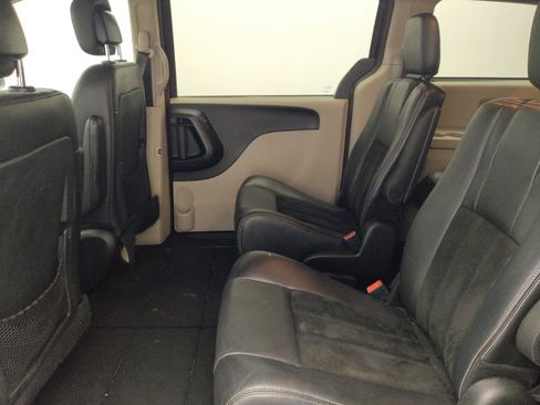 Used 2017 Dodge Grand Caravan SXT FWD image 18