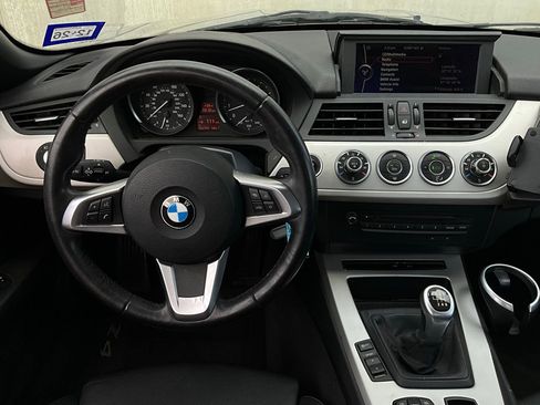 Used 2011 BMW Z4 sDrive30i image 18