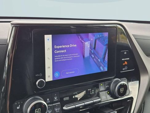 Used 2023 Toyota Highlander XLE FWD image 17