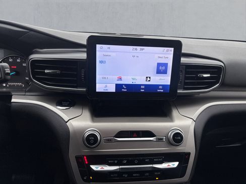 Certified 2023 Ford Explorer XLT w/ Equipment Group 202A image 17