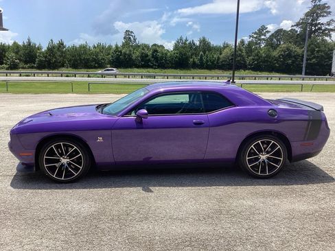 Used 2016 Dodge Challenger R/T Scat Pack w/ Leather Interior Group RWD image 9
