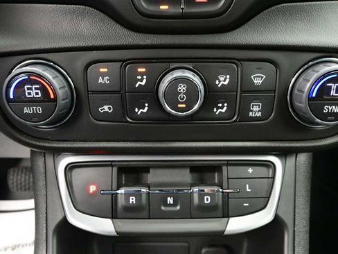 Used 2022 GMC Terrain SLE w/ Driver Convenience Package AWD/4WD image 21