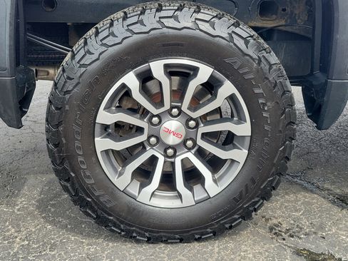 Used 2020 GMC Sierra 1500 AT4 w/ AT4 Premium Package AWD/4WD image 5