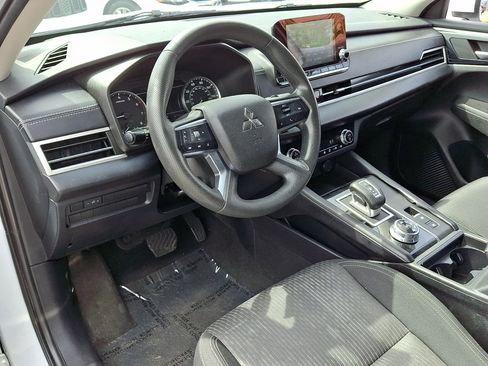Used 2022 Mitsubishi Outlander ES AWD/4WD image 18