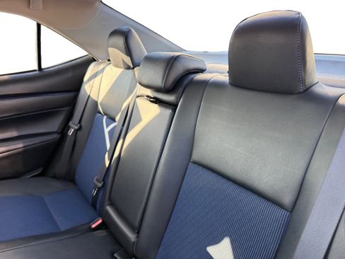 Used 2017 Toyota Corolla SE image 16