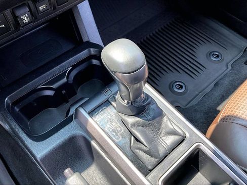 Used 2021 Toyota Tacoma Limited AWD/4WD image 31