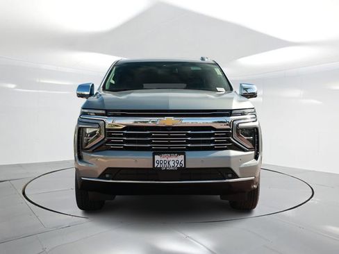 Used 2025 Chevrolet Suburban Premier image 4