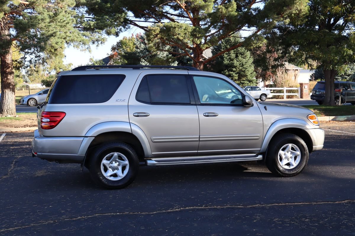 Used 2001 Toyota Sequoia SR5 AWD/4WD image 4