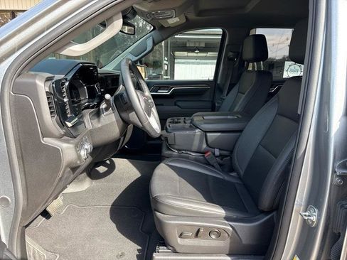Used 2025 GMC Sierra 1500 SLT AWD/4WD image 8