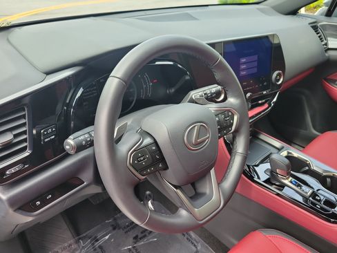 Certified 2025 Lexus NX 250 FWD w/ Premium Package image 24
