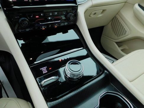 Used 2024 Jeep Grand Cherokee L Limited w/ Luxury Tech Group II image 35