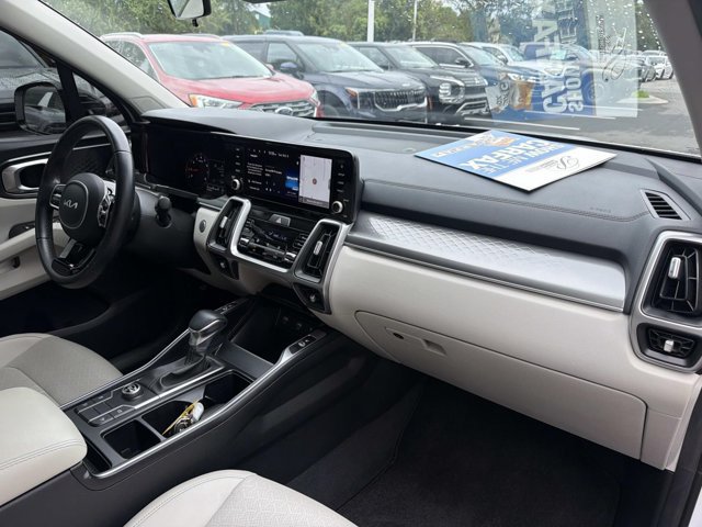 Used 2023 Kia Sorento S w/ Panoramic Sunroof Package FWD image 18