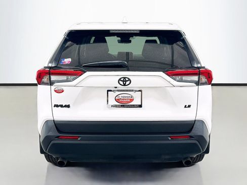 Used 2024 Toyota RAV4 LE FWD image 5