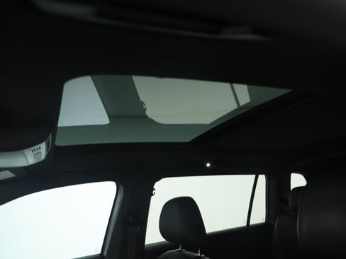 Used 2020 Volkswagen Tiguan SE R-Line image 26