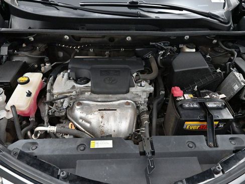 Used 2018 Toyota RAV4 LE w/ All Weather Liner Package AWD/4WD image 29