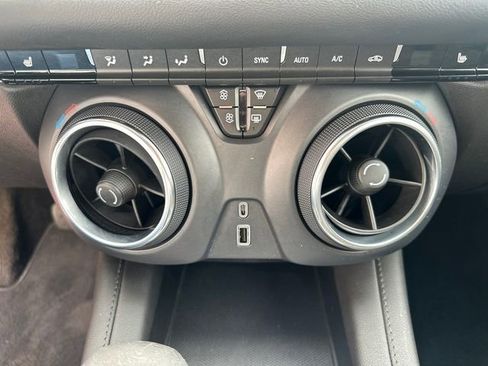 Used 2022 Chevrolet Blazer LT image 31