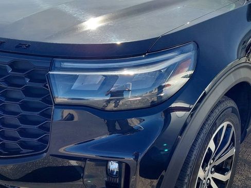 Used 2025 Ford Explorer ST-Line image 4