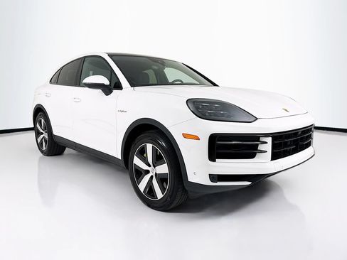 Certified 2024 Porsche Cayenne Coupe AWD/4WD image 7