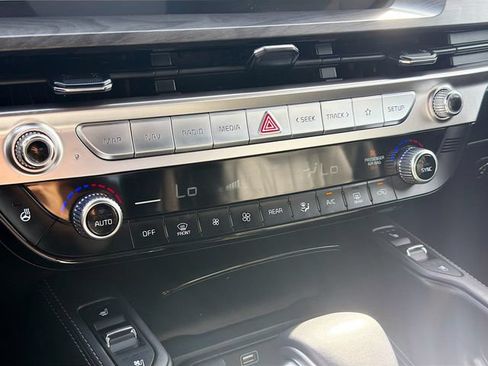 Used 2025 Kia Telluride EX X-Line AWD/4WD image 16