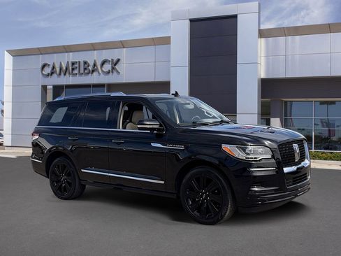 Used 2023 Lincoln Navigator Reserve AWD/4WD image 8