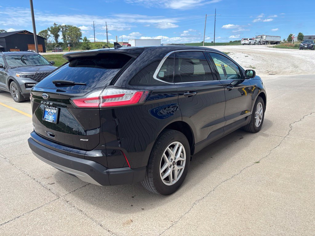 Certified 2024 Ford Edge SEL w/ Convenience Package AWD/4WD image 4