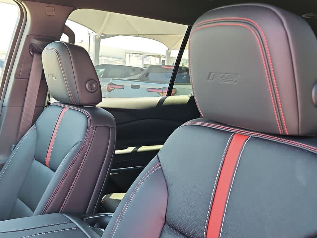 New 2026 Chevrolet Traverse RS w/ LPO, Floor Liner Package FWD image 15