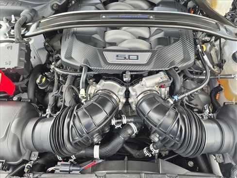 Used 2025 Ford Mustang Dark Horse RWD image 18