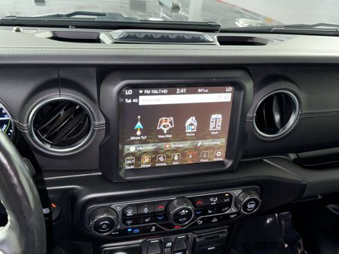 Used 2021 Jeep Wrangler Unlimited Sahara w/ Cold Weather Group AWD/4WD image 20