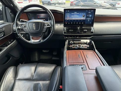 Used 2023 Lincoln Navigator Reserve AWD/4WD image 16