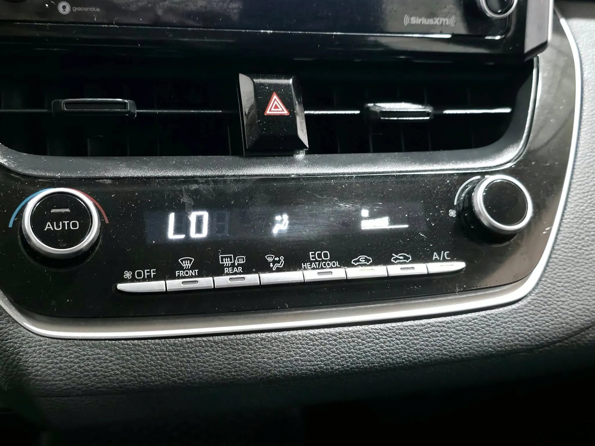 Used 2021 Toyota Corolla LE w/ Carpet Mat Package (TMS) FWD image 24