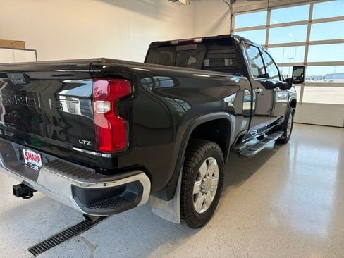 Used 2022 Chevrolet Silverado 3500 LTZ AWD/4WD image 7