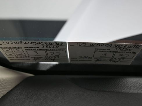 Used 2024 Volkswagen Atlas SE w/ Black Wheel Package image 40